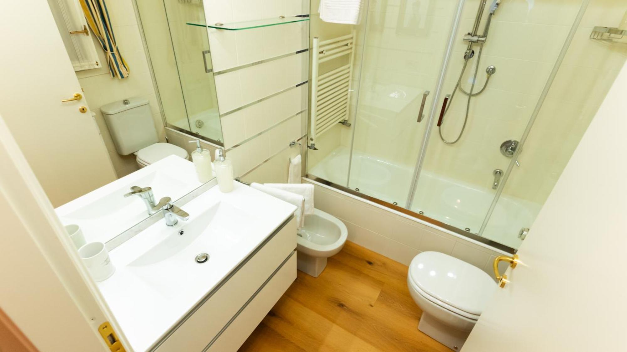 New Cozy Apartment - City Centre Lecco Exterior foto